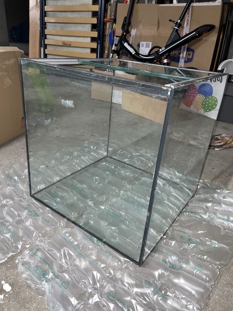 Aquario completo  cubo 40 por 40