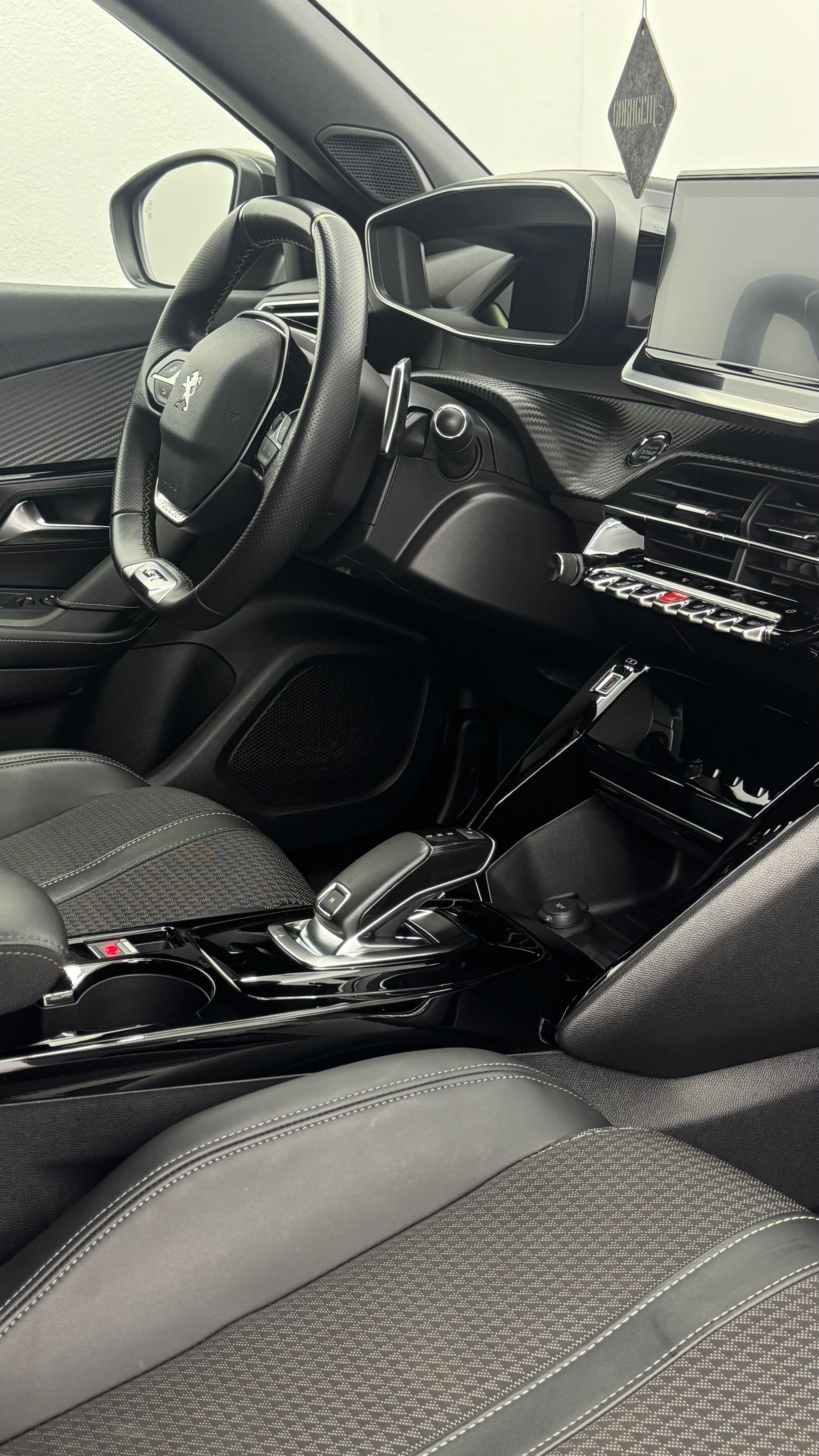 Peugeot 2008 1.2 puretech GT Line EAT8
