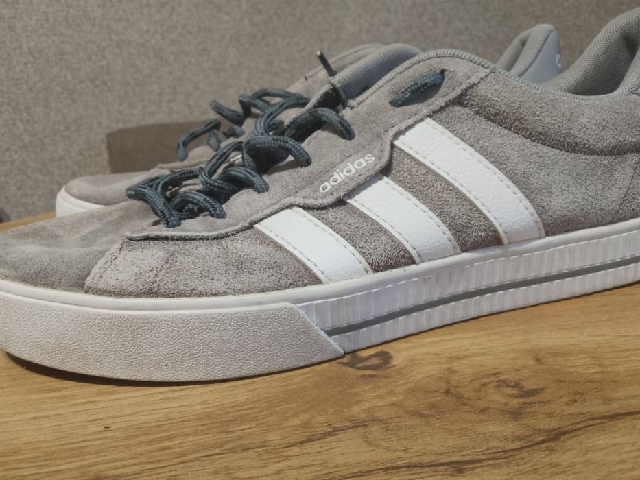 Adidas в гарному стані 43 розмір