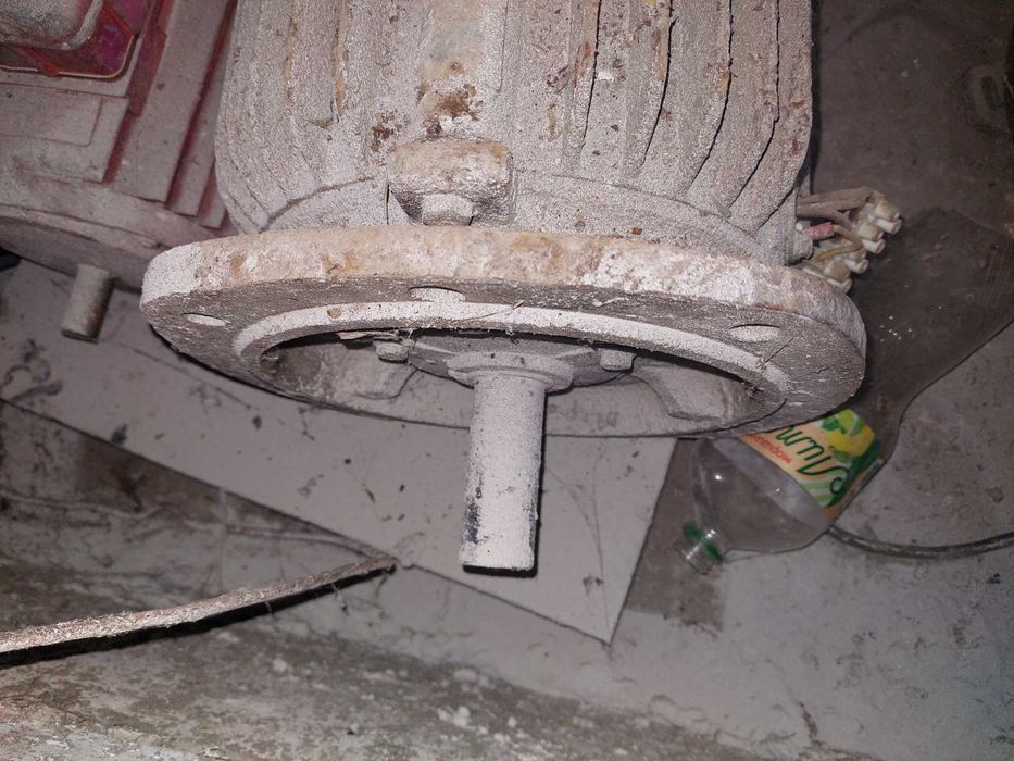 Продам електро двигуни