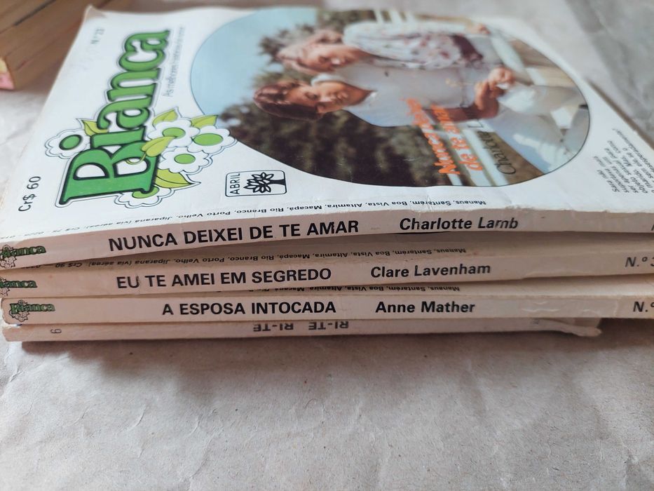 Livros Sabrina  Julia Bianca e outros - 32