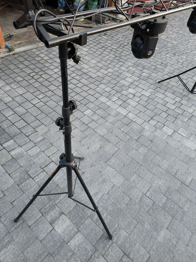Rampa dj oświetlenie  zespół muzyczny.