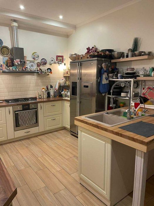 Таунхаус з ремонтом в Ірпені 163 м² Закритий комплекс, камін, меблі.