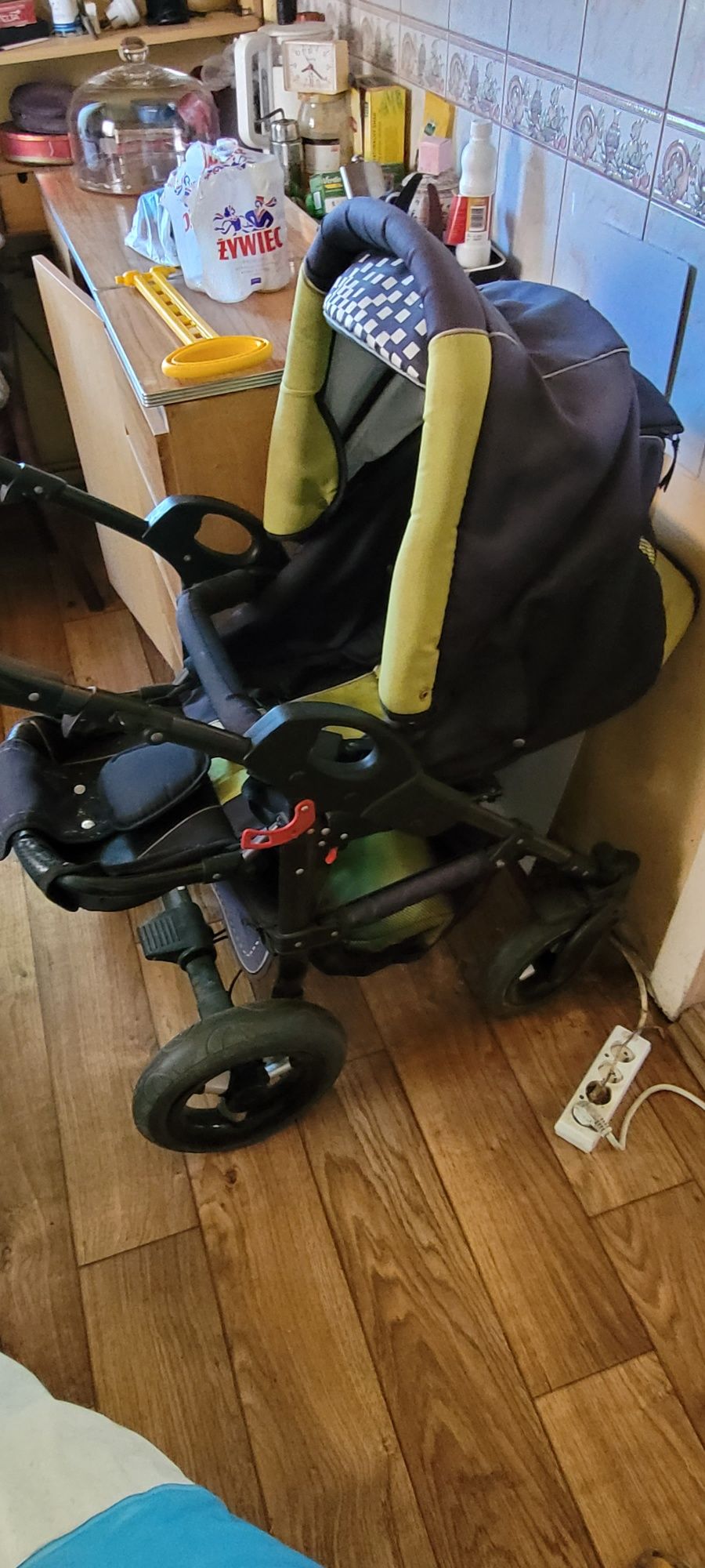 Wózek spacerowy z gondolą
