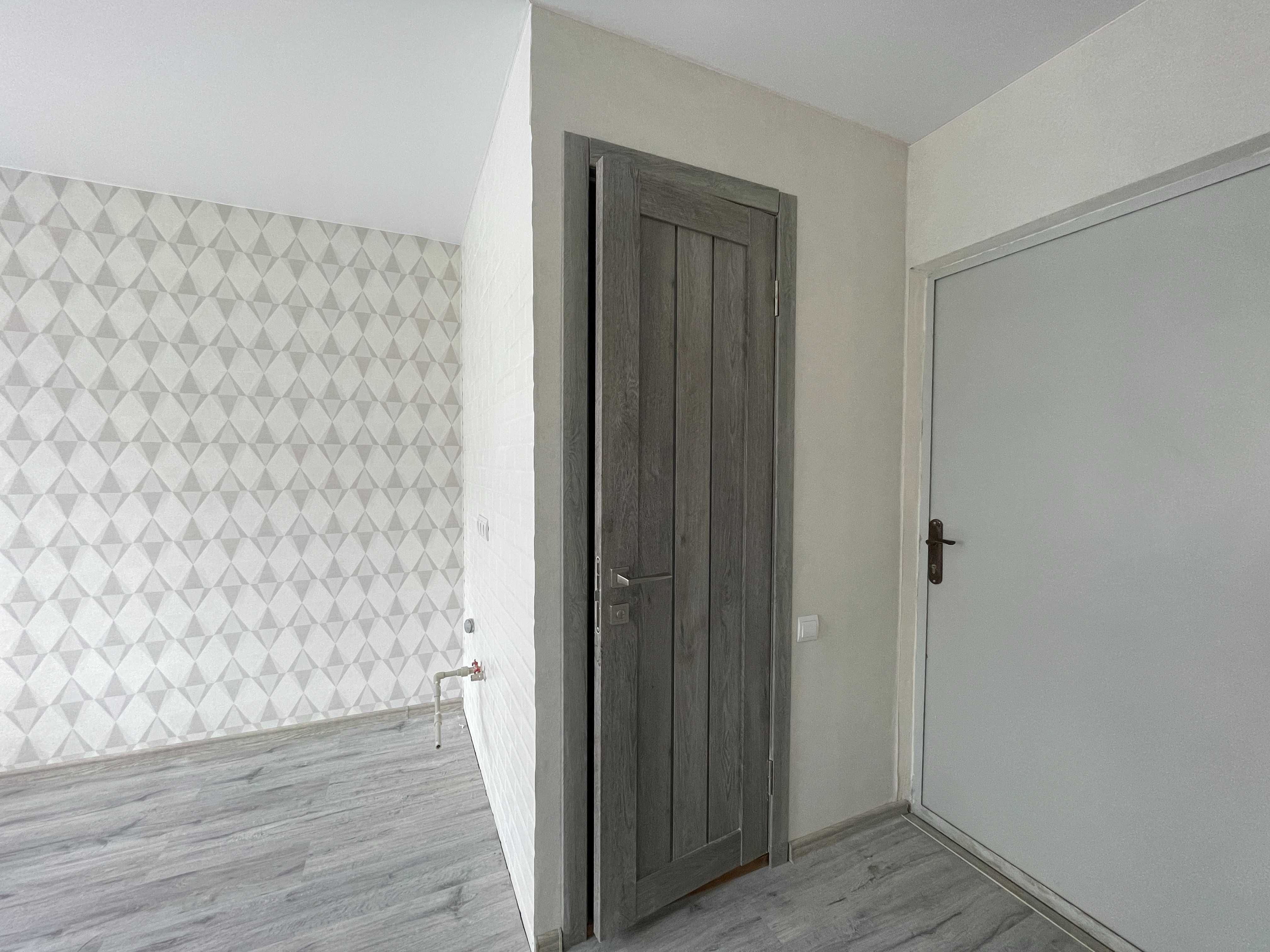 Продаж кімнати з власним санвузлом та кухнею