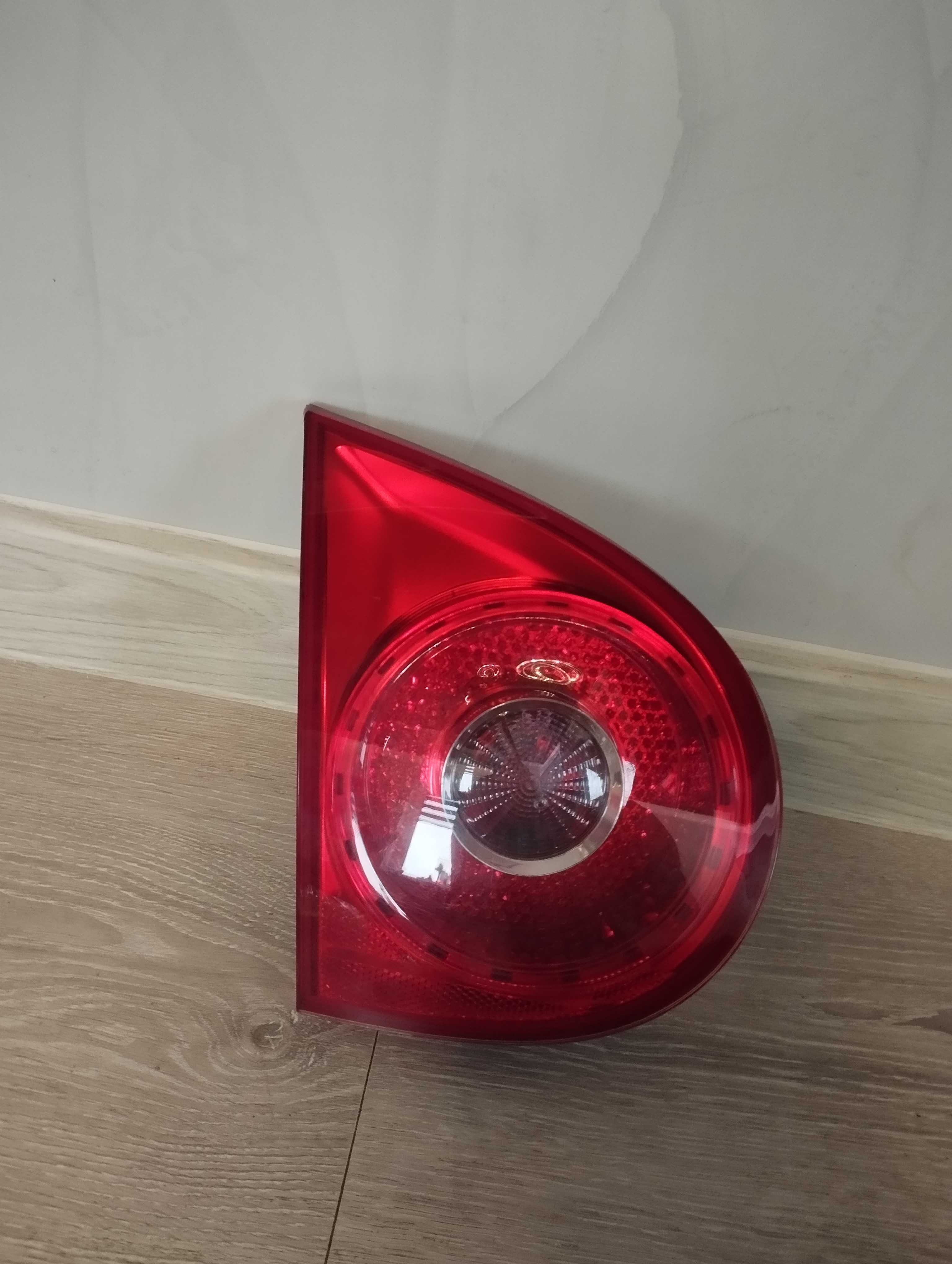 Lampa Golf V 5, 2004 lewa tyl lewa tylna ]