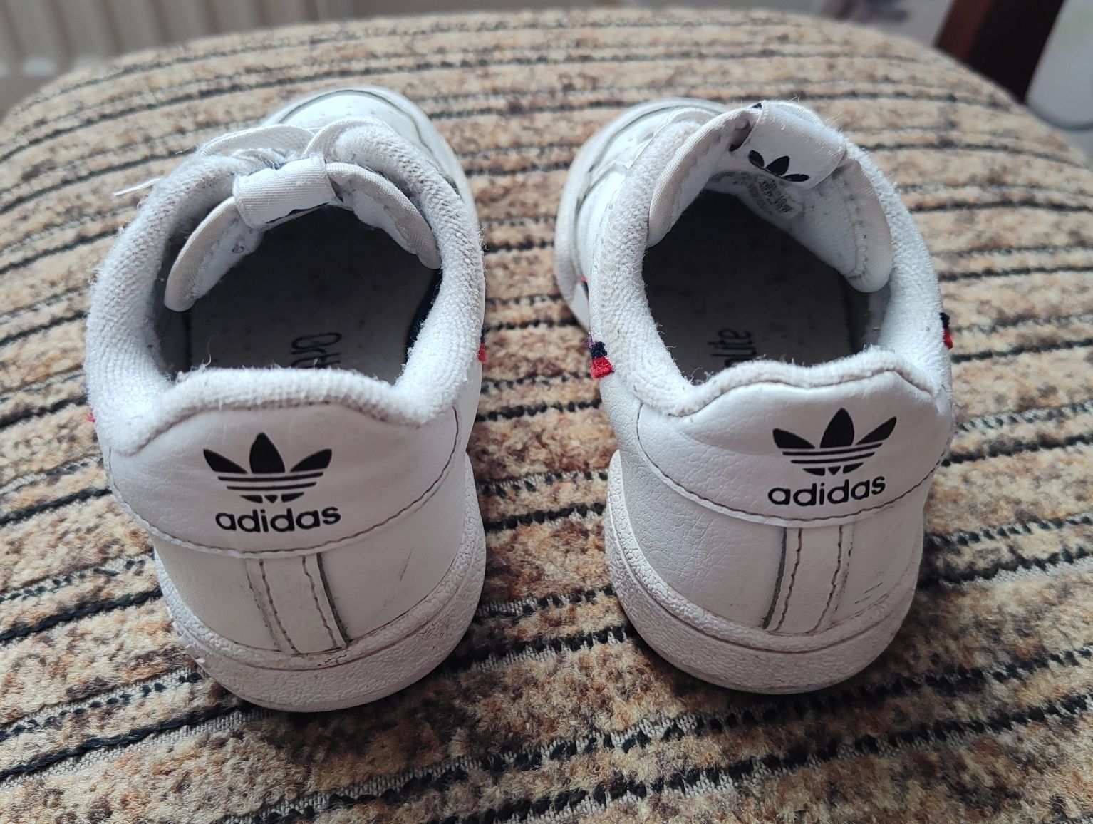 Buty Adidas dla dziecka r.25