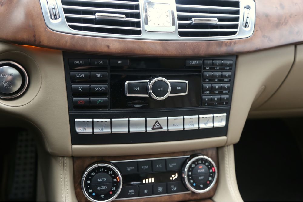 Продаю автомобіль Mersedes-Bens CLS500