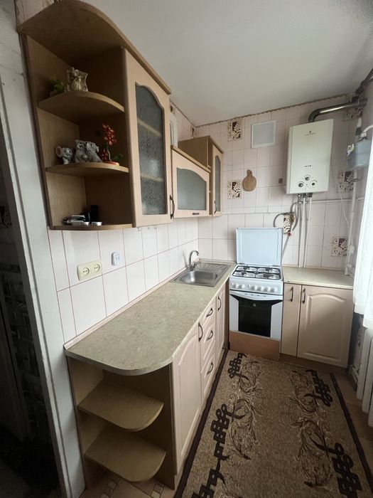 Продам стандартну б/в кухню