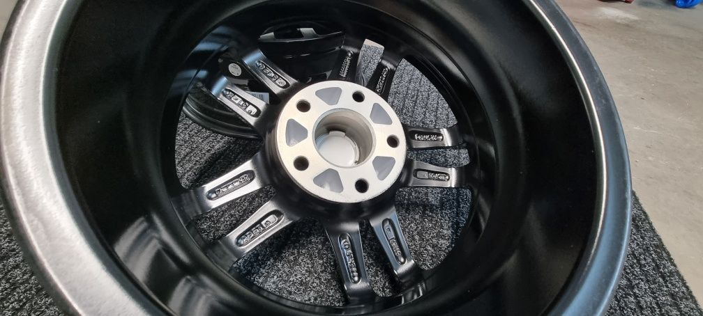 Yaris 15" Alufelgi nowe  4x100 Toyota Yaris Felgi Czarny Poler