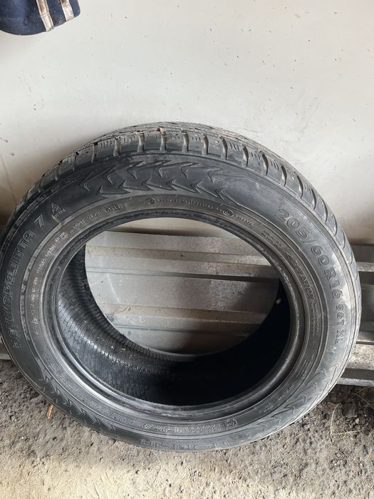 Зимова  гума Nokian 205x60 R16