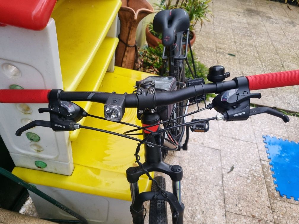 Bicicleta pouco usada para adulto ou criança