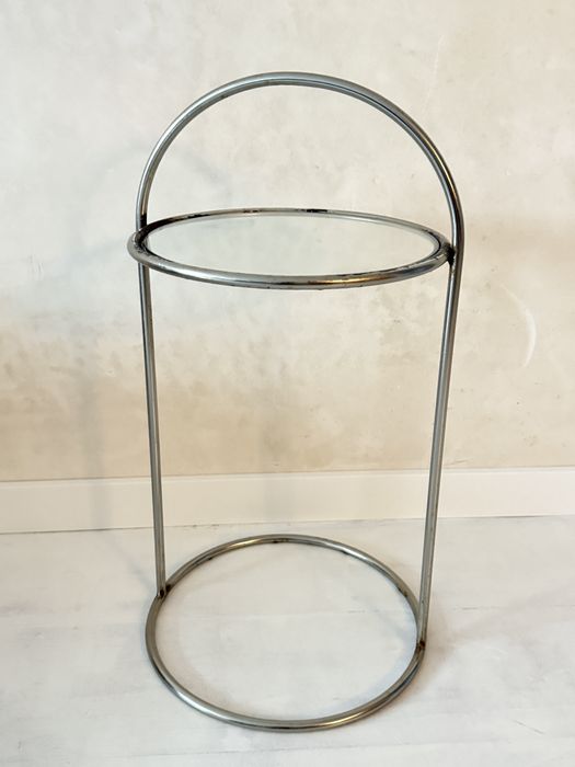 Stolik bauhaus ze szkel srebrny stolik kwietnik pomocnik modernizm