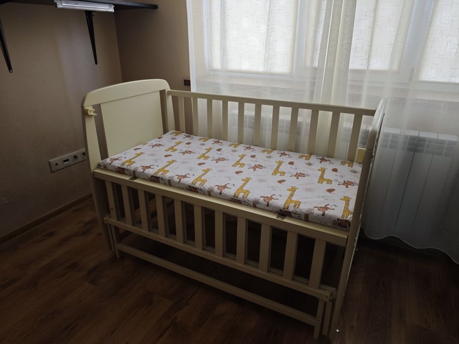 Кроватка дитяча.