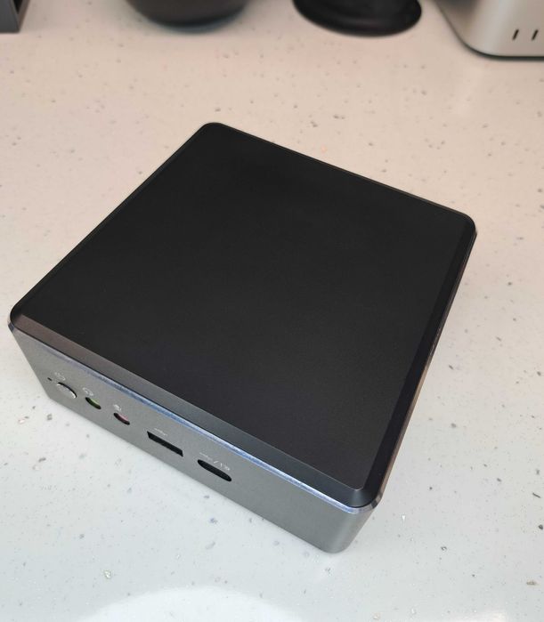 Mini PC z AMD Ryzen 5, WiFi AC i Bluetooth
