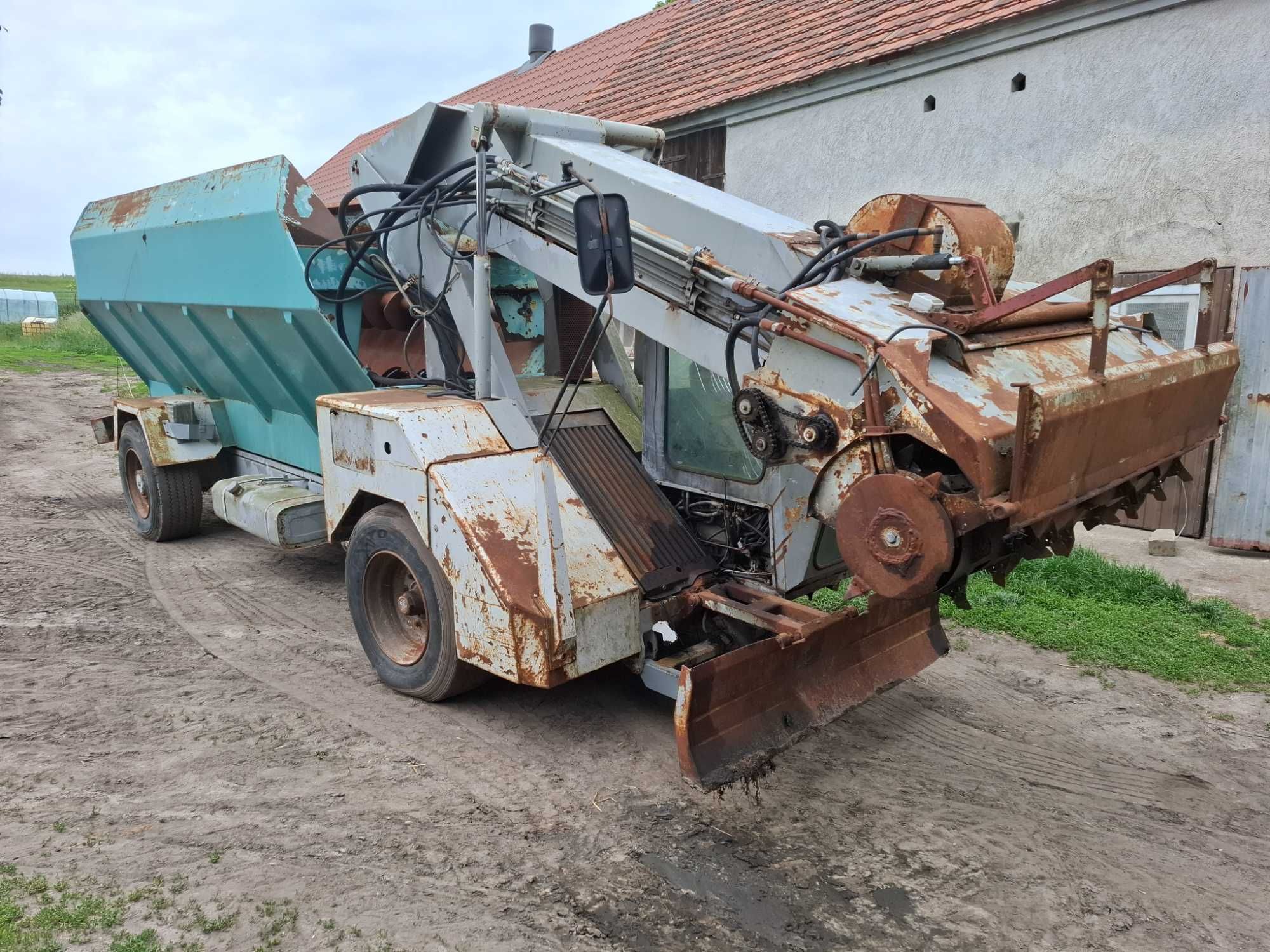 Paszowóz samojezdny, 15 m3,  zdrowy, stan BDB