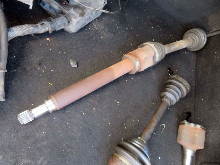 PÓŁOŚ PRZEDNIA PRAWA FOCUS II MK2 LIFT 1.6 TDCI  FORD 2008-2011