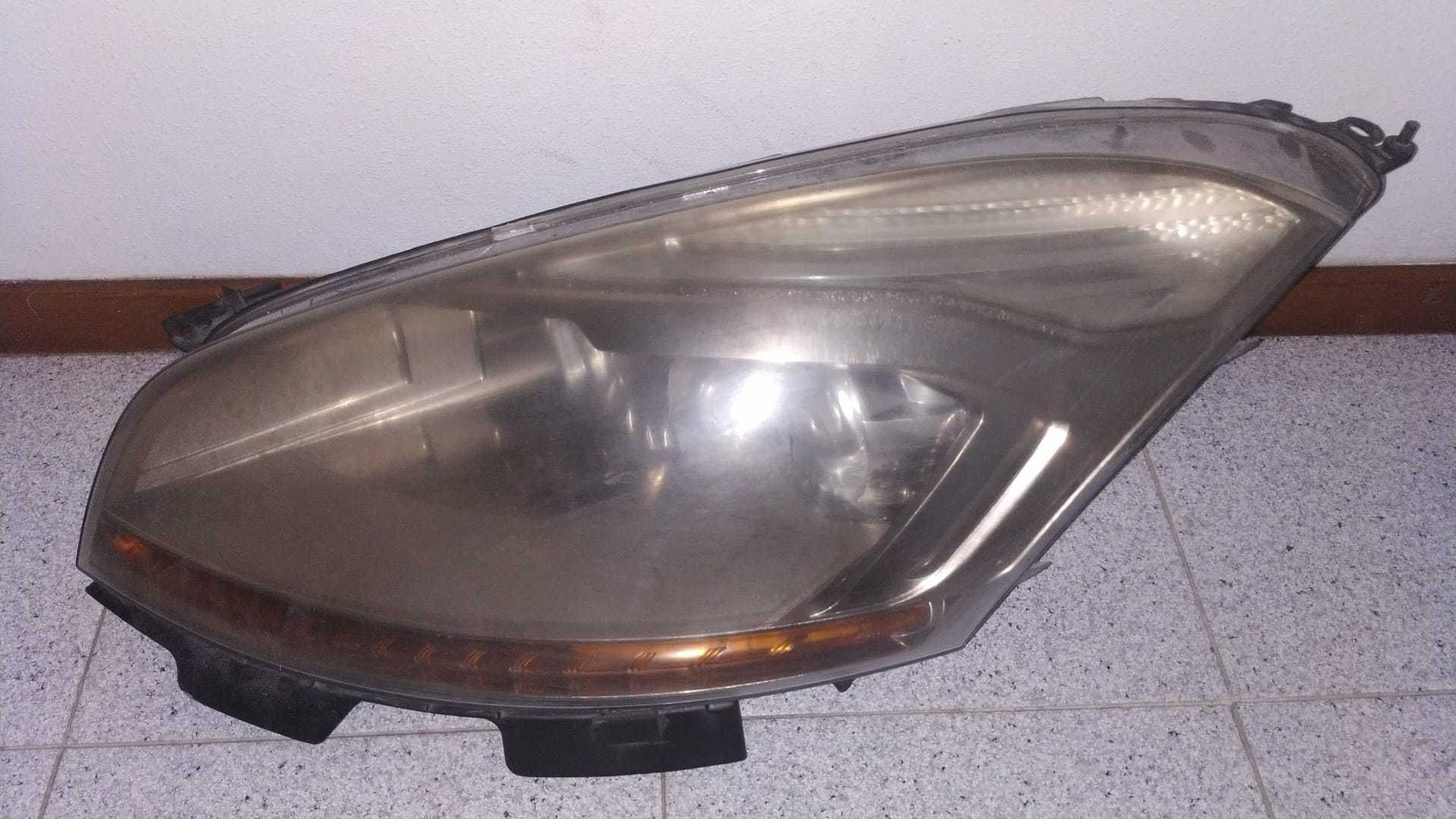 Farol Citroën Picasso C4