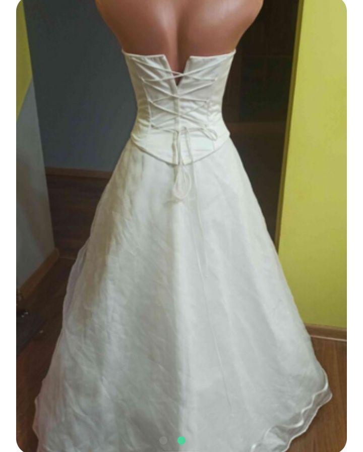 Весільна сукня на дівчину