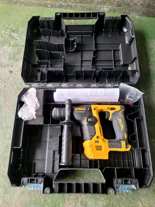 Młotowiertarka Dewalt 12v DCH072NT12V XR