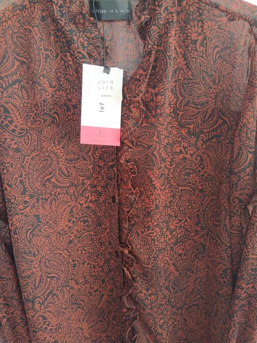 Blusa com padrão floral e com folhos - Lefties - Tamanho L - Nova!