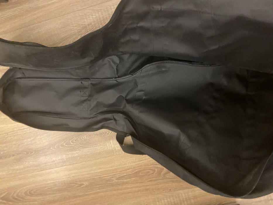 Акустична гітара з чохлом