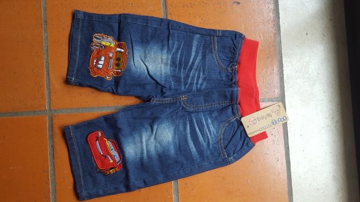 Conjunto t-shirt com capuz e calção Cars Carros 6-7A - NOVO
