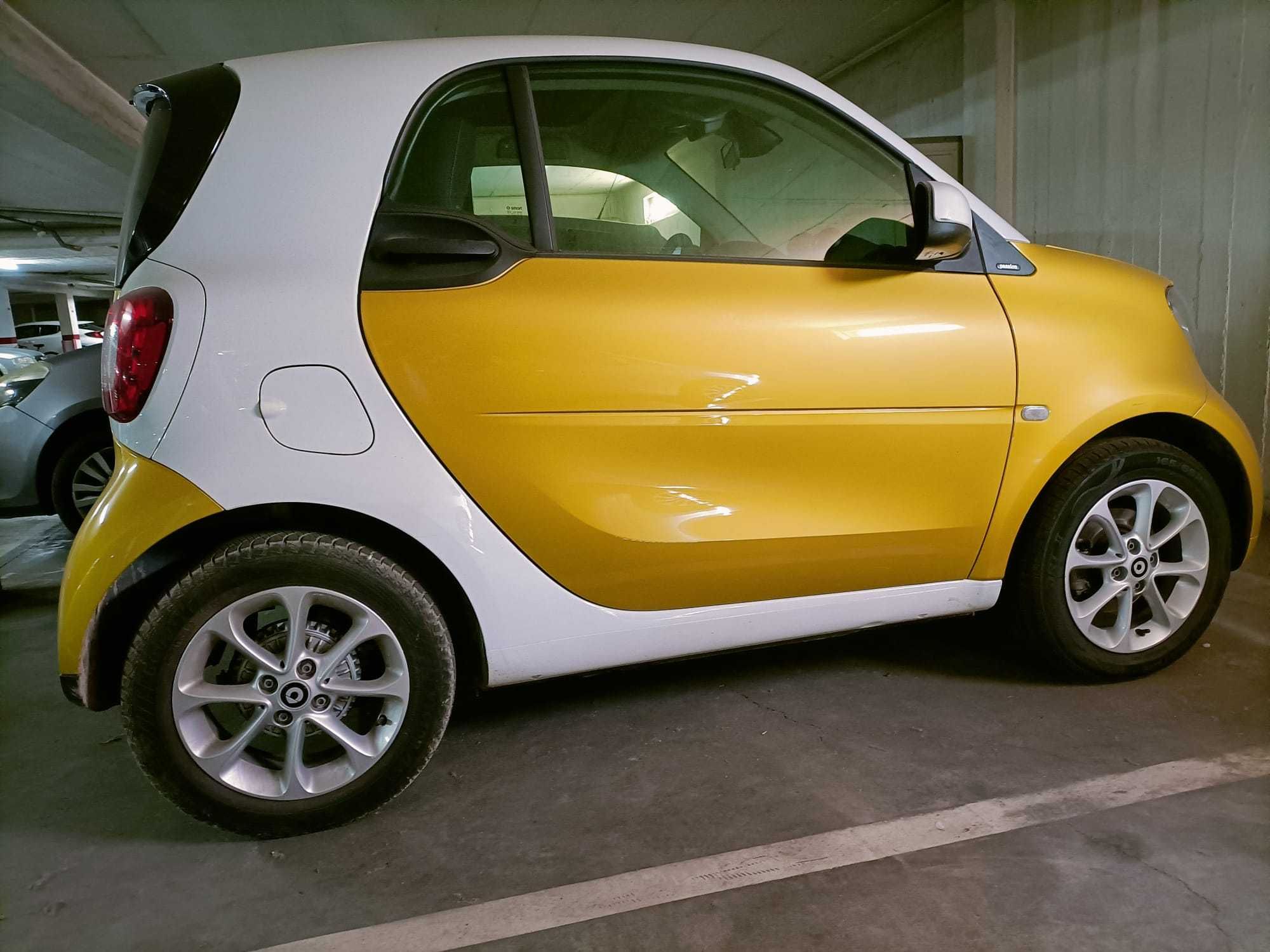 Smart ForTwo  Amarelo