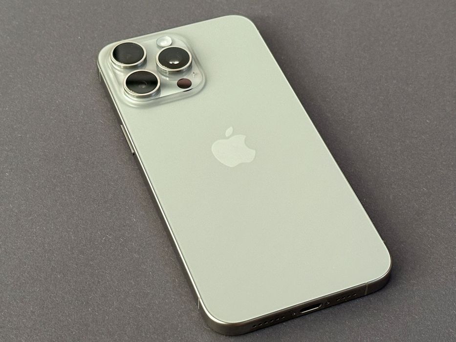 Iphone 15 pro max super stan 2800 zł