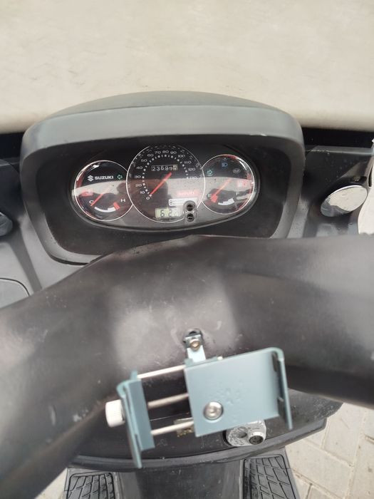 Скутер Suzuki Burgman 125 кубів