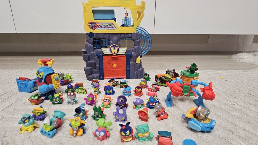 Zestaw Zinks główna baza, figurki , pojazdy , robot, wyrzutnia  wysyłk