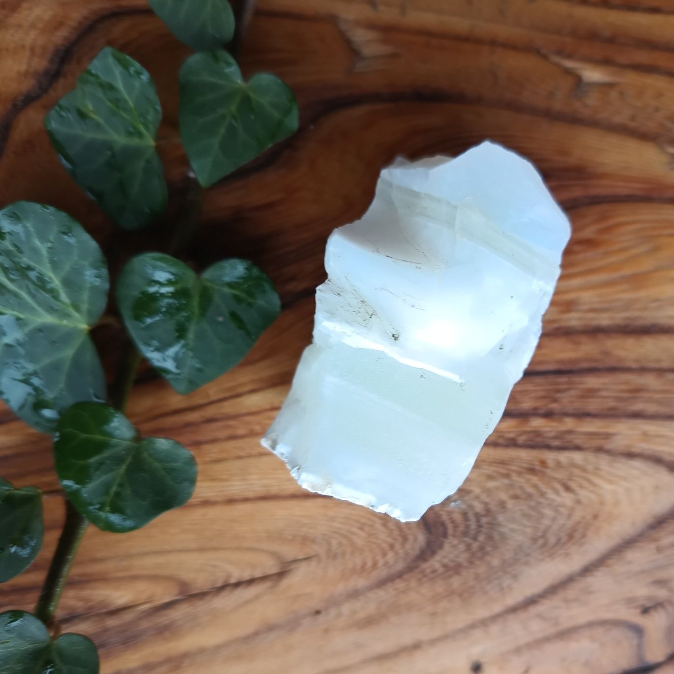 Opal biały surowy kamień szlachetny z Indii 65 gram