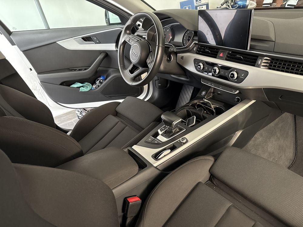 Audi A4 30 TDI.