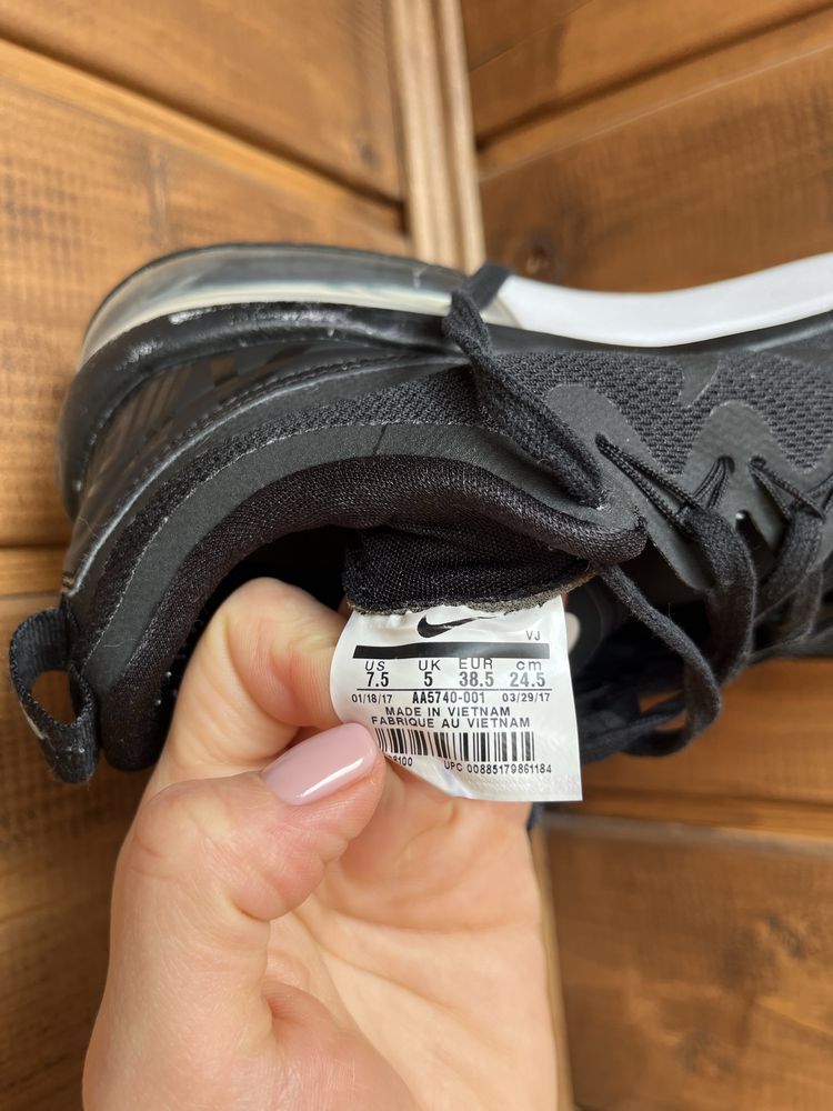 Кросівки Nike , спортивні кросівки Nike