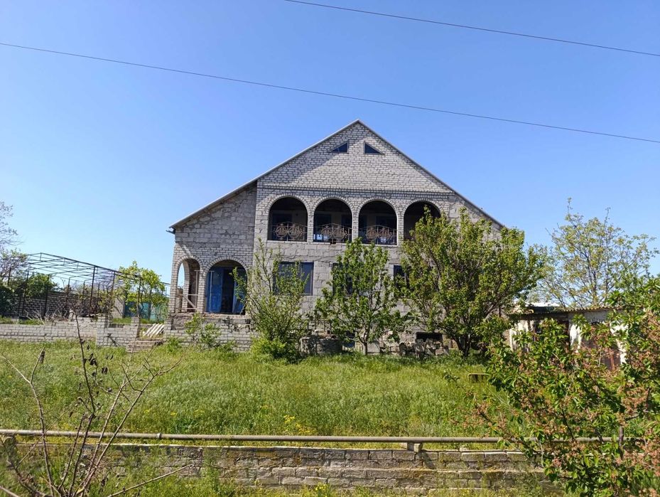 Продам 2-х эт. большой красивый дом в Матвеевке