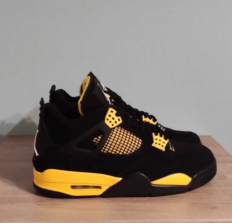 Air Jordan 4 Retro Thunder 39