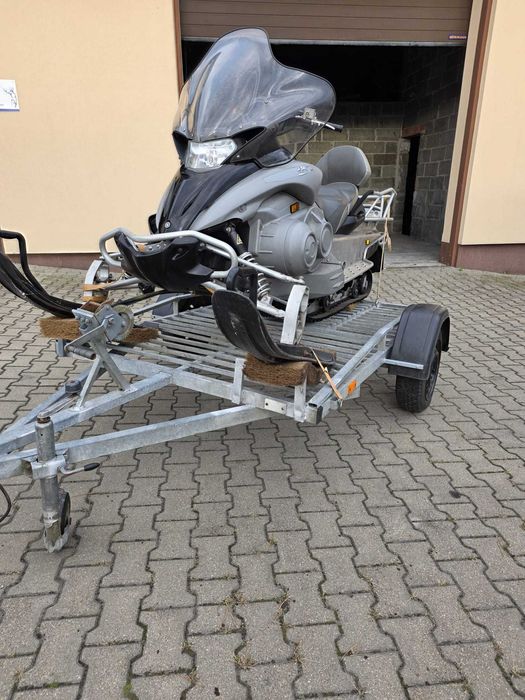 Skuter Śnieżny YAMAHA Venture z przyczepka / mały przebieg