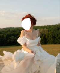 Сукня весільна, або на випуск