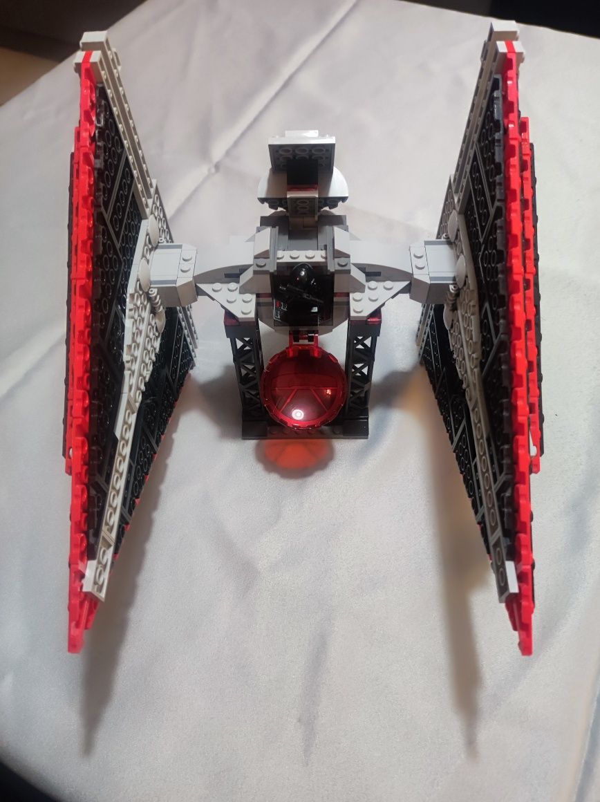 Zestaw Lego 75272 Star Wars Myśliwiec TIE Shithów