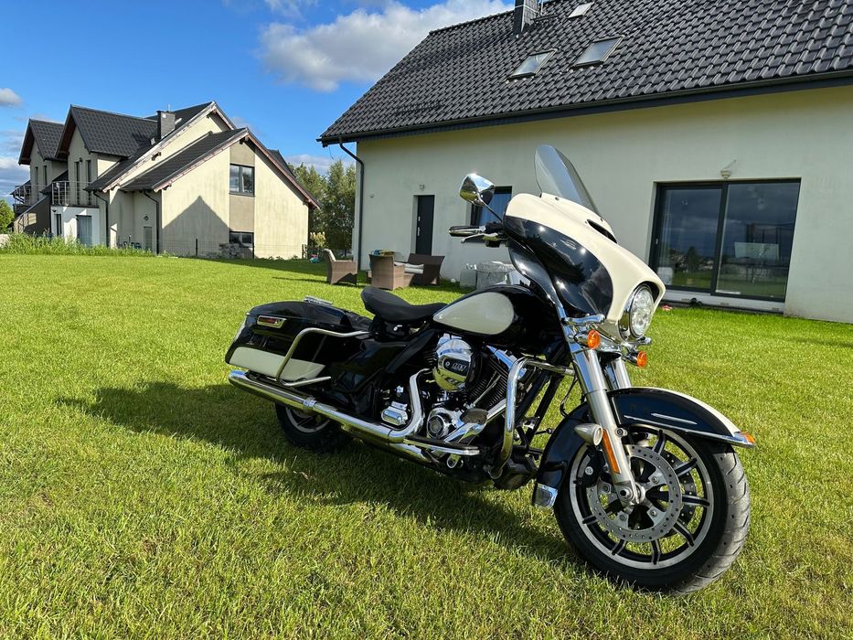 Harley-Davidson FLHT Electra Glide Standard Harley Davidson FLHTP Police