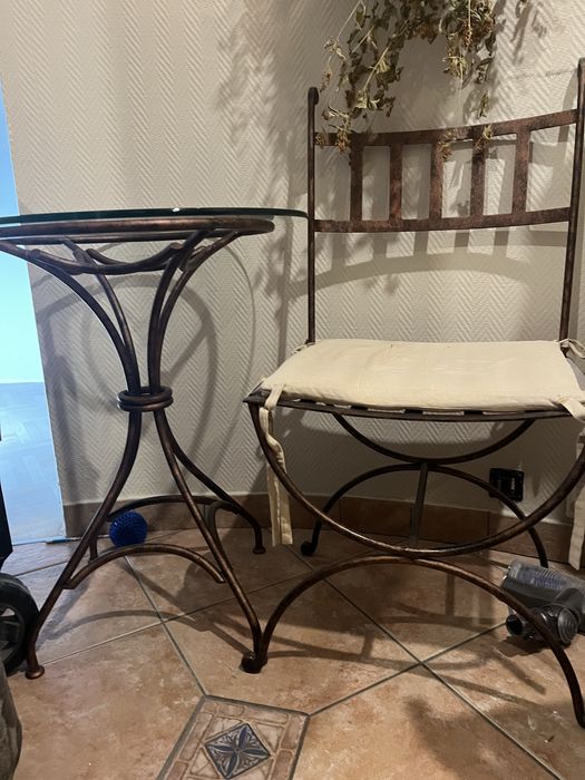 Zestaw mebli do przedpokoju krzesło stolik kinkiety lustro wieszak