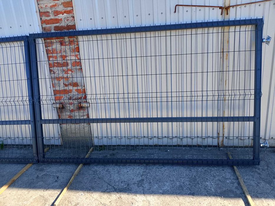 Brama wjazdowa dwuskrzydłowa panelowa 5m plus furtka