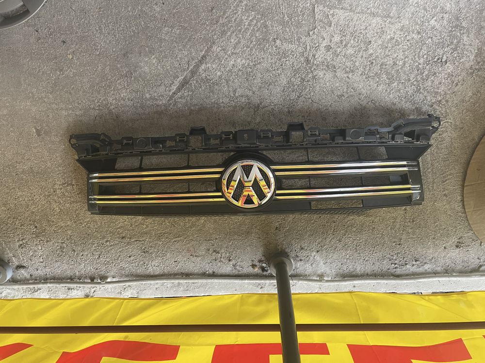 Zderzak przod vw tiguan I lift na 6 pdc i spryskiwacze bardzo ladny st