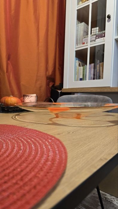 Продам блюдо, на Хелловін!!! d 44-46, масивне скляне, візерунок влитий