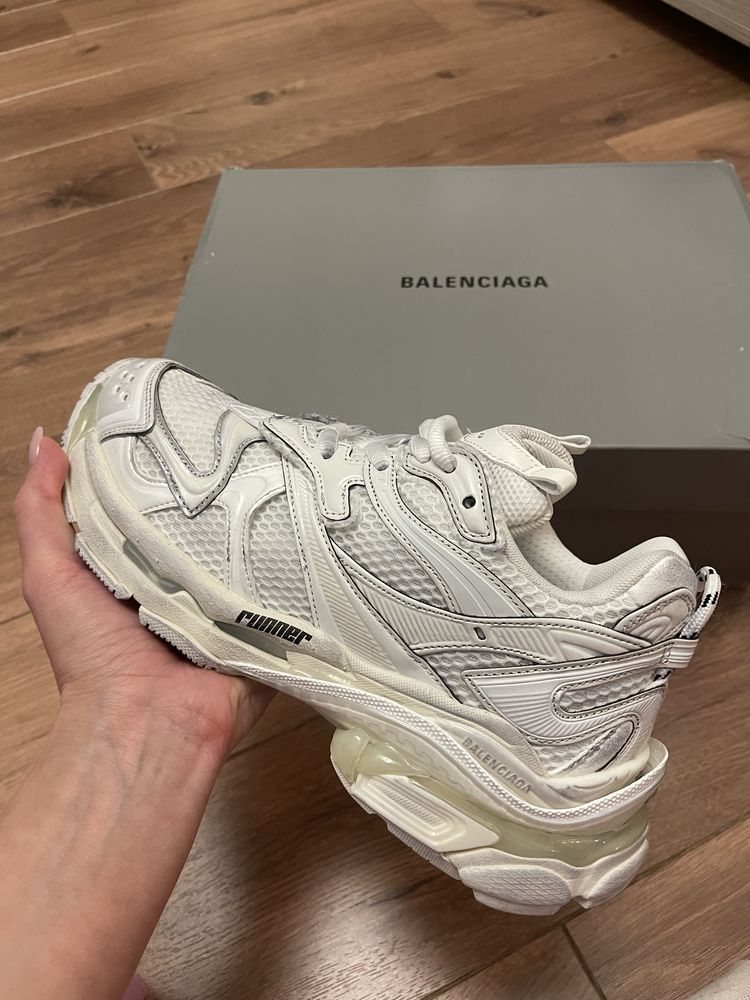 Кросівки balenciaga runner 2