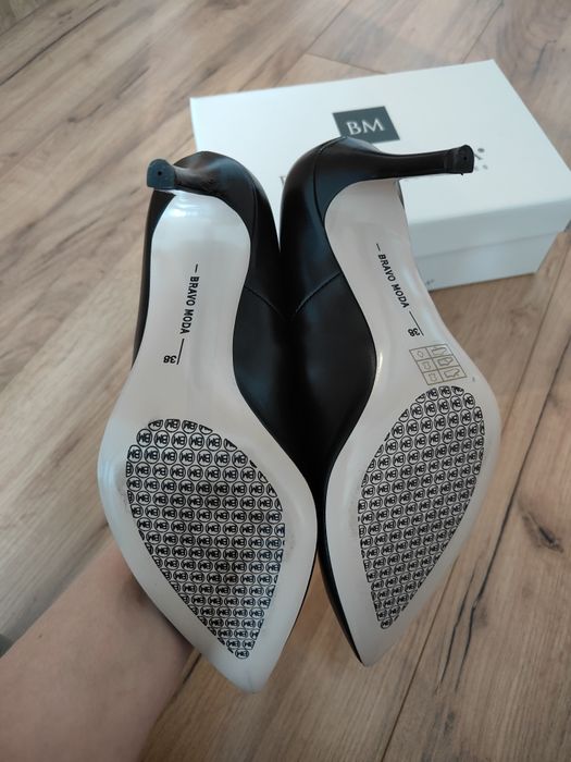 Szpilki Bravomoda r. 38