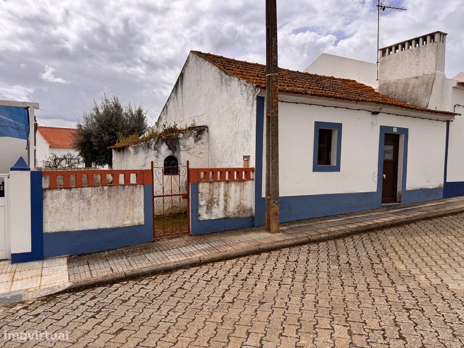 Moradia com projecto aprovado para renovação e ampliação