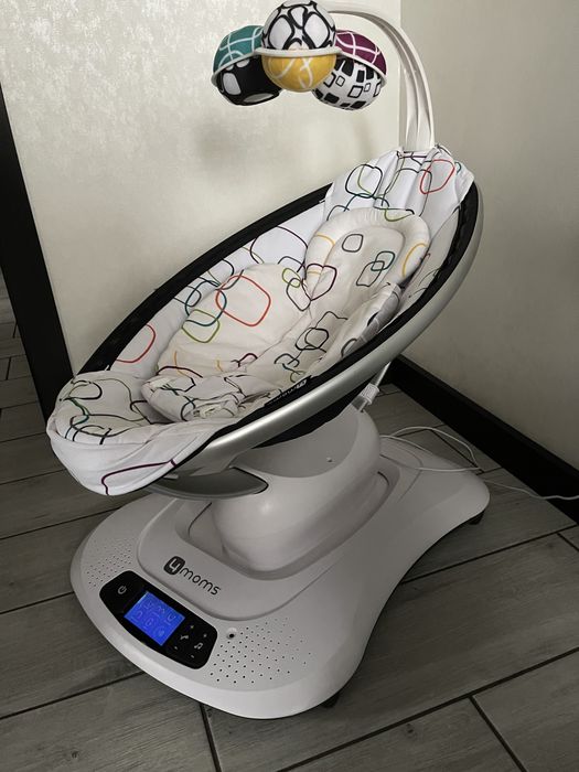 Шезлонг.  Крісло-гойдалка 4MOMS mamaRoo 4.0 Plush