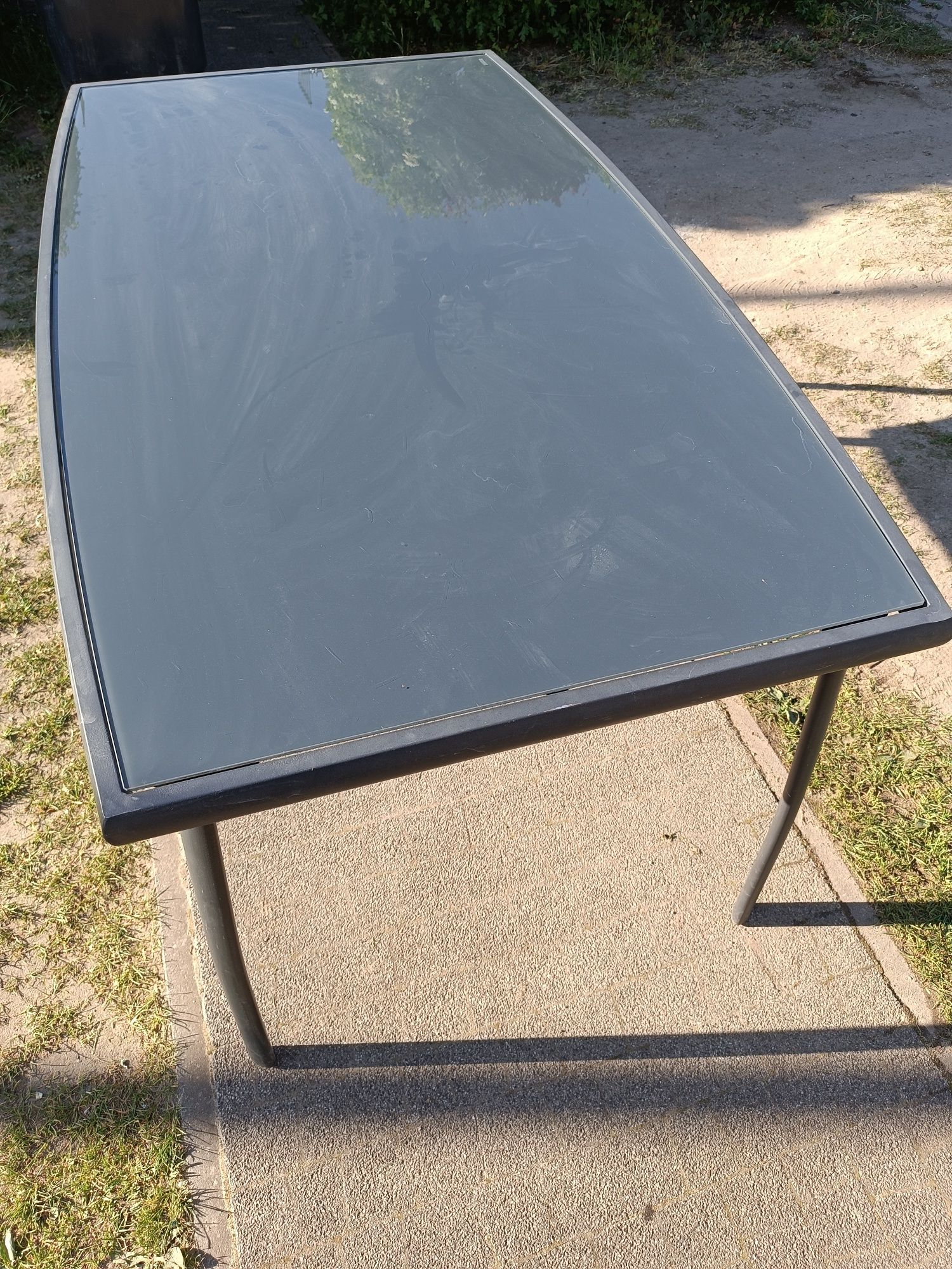 Stół ogrodowy tarasowy metalowy aluminiowy szklany szklanym blatem