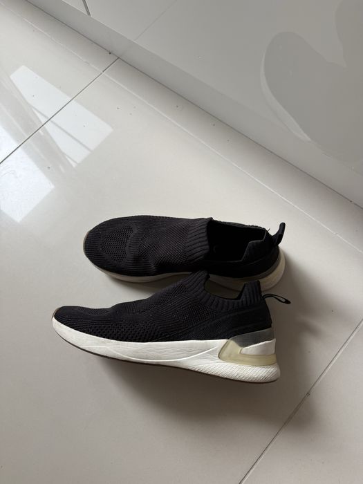 Buty sportowe OYSHO adidasy czarne elastyczne rozmiar 40